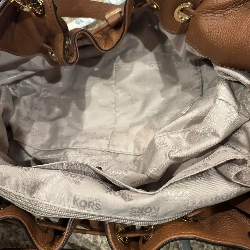 Michael Kors Camden Luggage Brown Drawstring Hobo Bag Fringe Tassel Gold NWOT - Picture 10 of 15